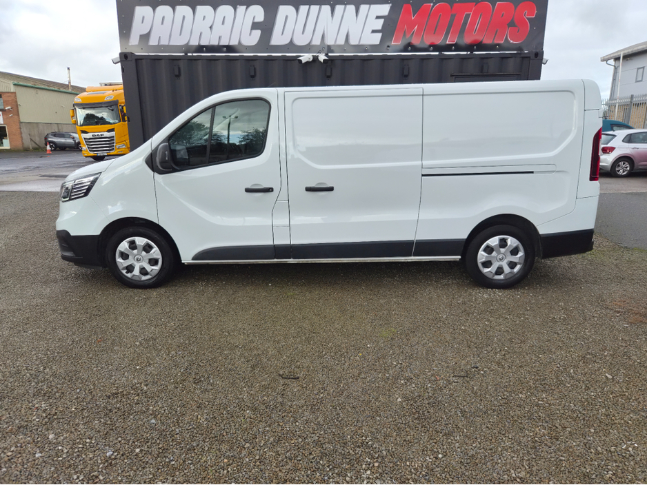 2023 Renault Trafic 2L Diesel For Sale Images