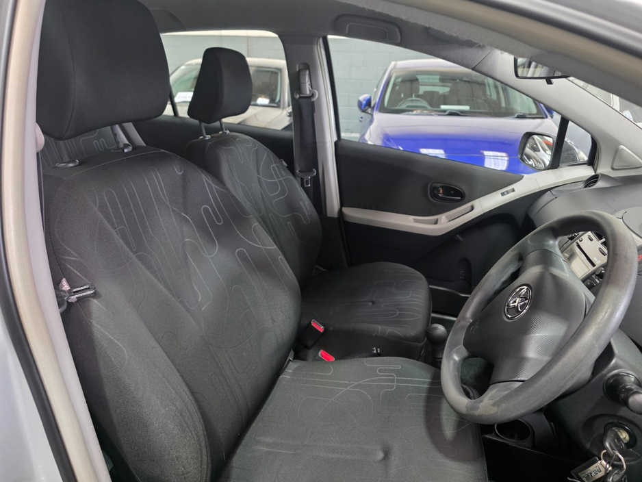 2010 Toyota Yaris 1L Petrol For Sale Images