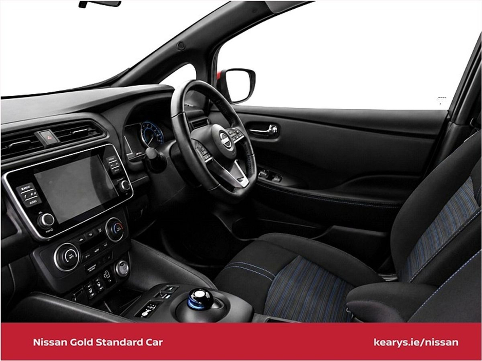 Nissan Leaf SV 62 kWh - LONGER RANGE BATTERY — thumbnail 5