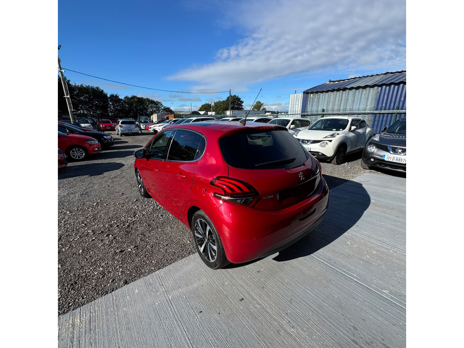 Peugeot 208 — thumbnail 32