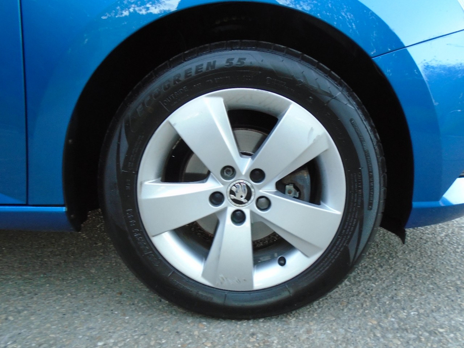 2015 Skoda Fabia 1L Petrol For Sale Images