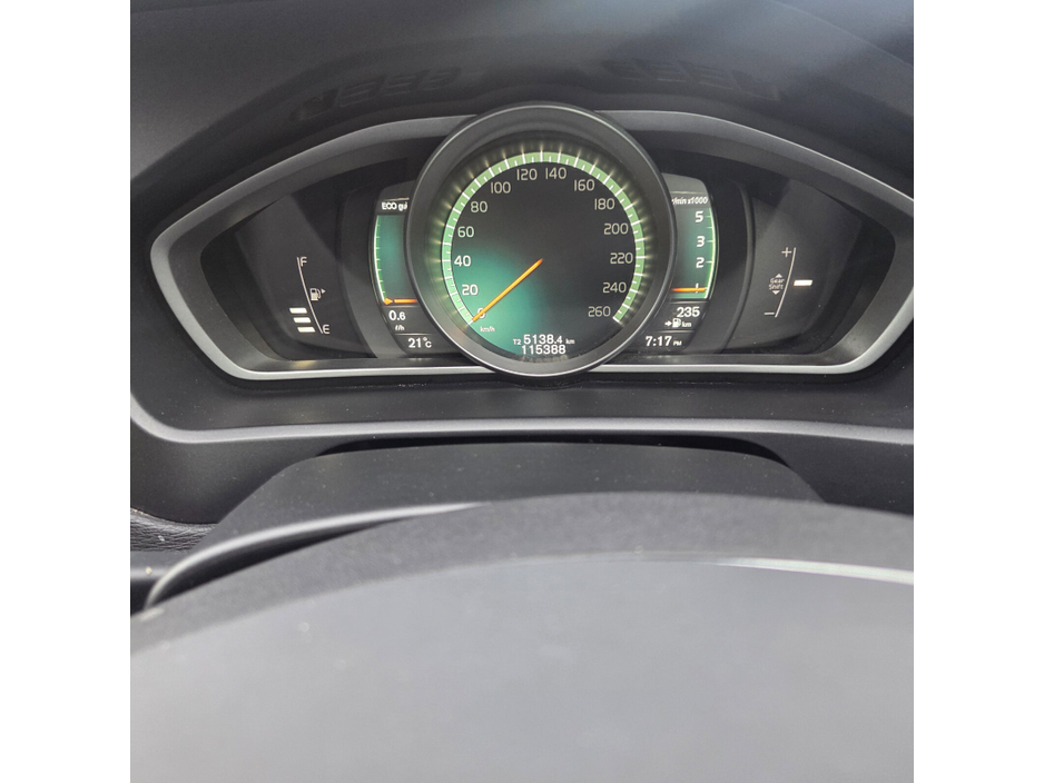 2017 Volvo V40 2L Diesel For Sale Images