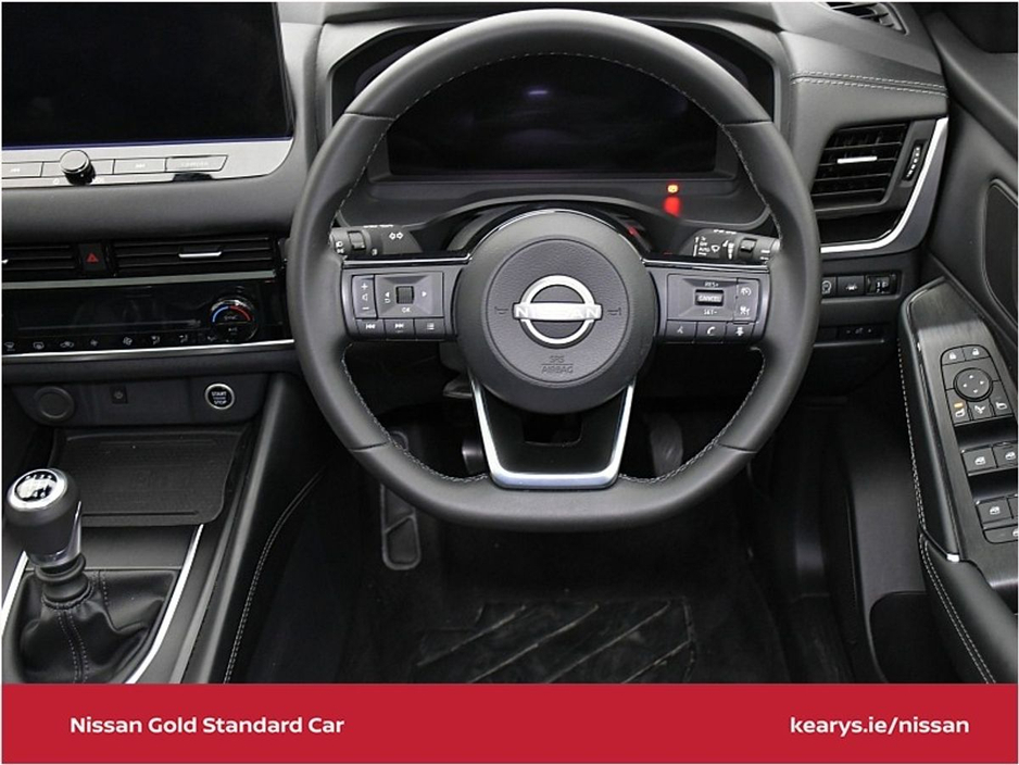 Nissan Qashqai 1.3 PET MILD HYBRID SV PREMIUM - 1 OWNER WITH A FULL SERVICE HISTORY — thumbnail 27