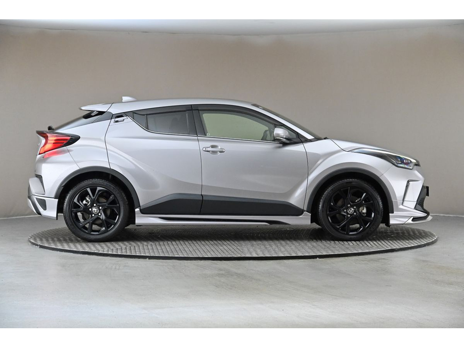 Toyota C-HR 1.8 HYBRID *MODELLISTA BODY KIT*REVERSE CAM*HALF LEATHER* — thumbnail 11