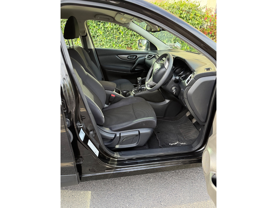 Nissan Qashqai 1.2 PET XE SAFETY PK E E6 4DR — thumbnail 7