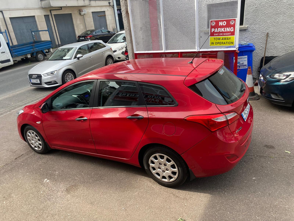 2014 Hyundai i30 1.6L Diesel For Sale Images