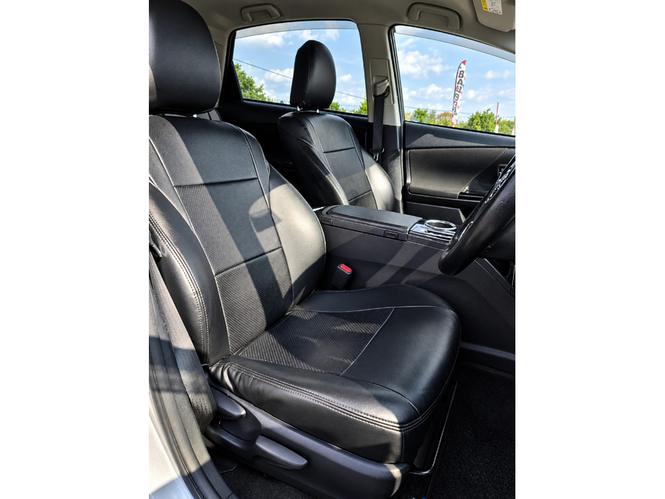 2016 Toyota Prius 1.8L Petrol Hybrid For Sale Images