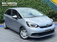 Honda Fit 1.5 HYBRID // REVERSE CAMERA // DIGITAL CLIMATE CONTROL // DIGITAL CLUSTER