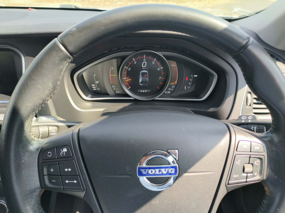 2015 Volvo V40 1.6L Diesel For Sale Images