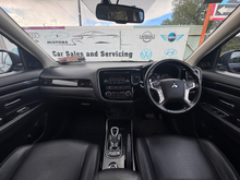 2016 Mitsubishi Outlander 2L Petrol Plug-in Hybrid For Sale Images