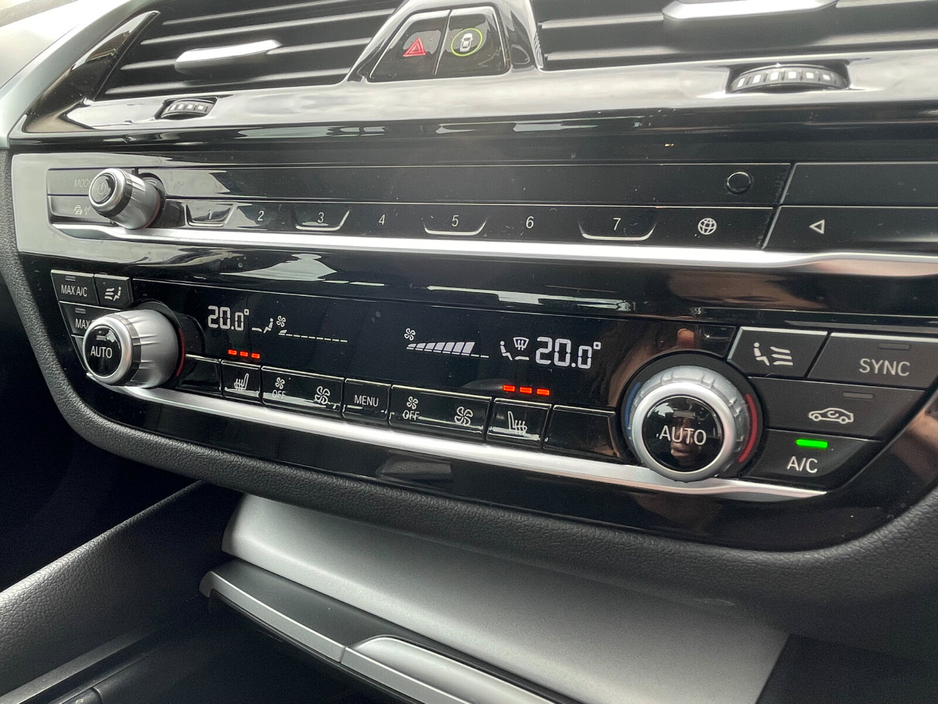 2022 BMW 5 Series 2L Petrol Plug-in Hybrid For Sale Images