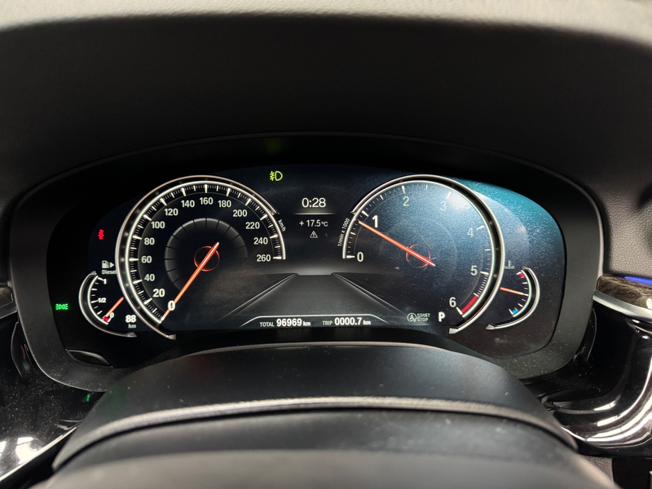 BMW 5 Series M-Sport Pro *Panoramic Sunroof* — thumbnail 31