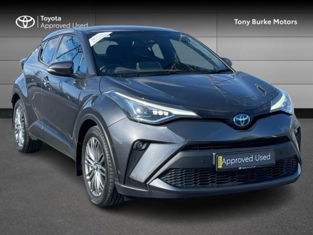 2023 TOYOTA C-HR - SOL Edition - 1.8 Automatic - TOP SPEC - Full TOYOTA Service History - 1 Owner // Remote Central Locking // Front Electric Windows // Rear Electric Windows // Electric Mirrors // Heated Mirrors