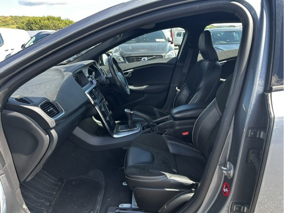2018 Volvo V40 2L Diesel For Sale Images