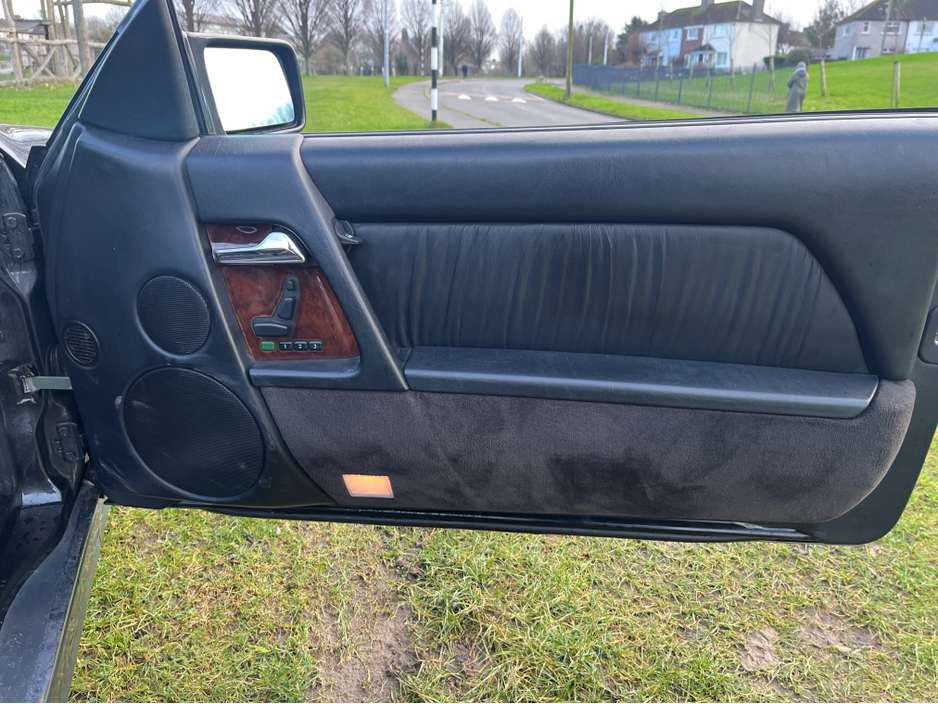 1994 Mercedes-Benz SL Class 5L Petrol For Sale Images