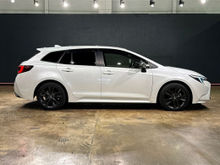 Toyota Corolla 1.8 HYBRID - BLACK HALF...