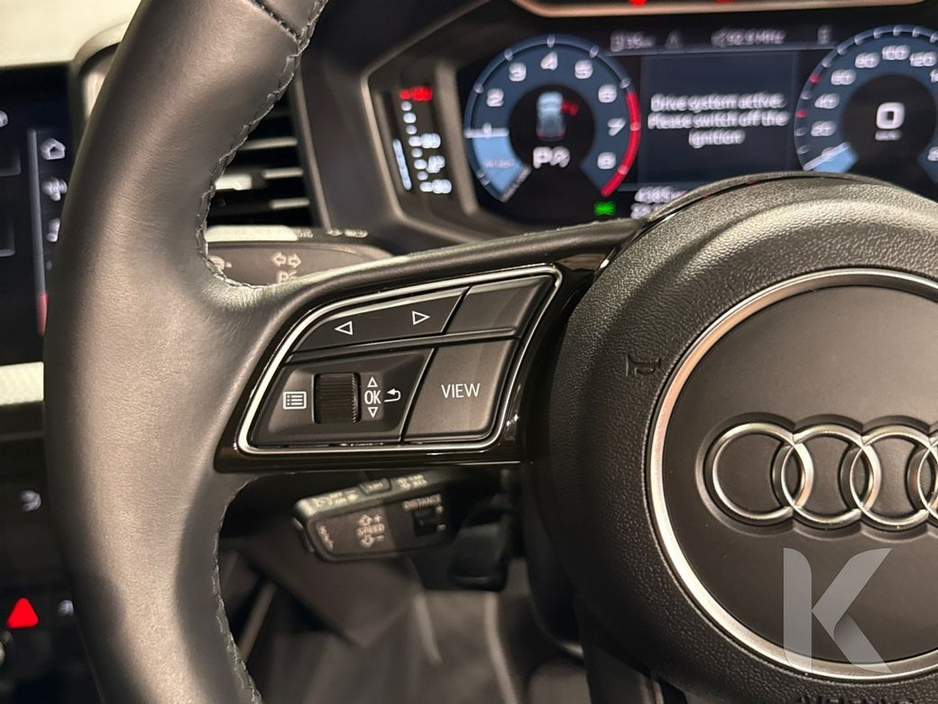 Audi A1 1.0 TFSI ADVANCED AUTOMATIC - WHITE/BLACK TWO TONE - FACTORY ALLOYS - LED HEADLIGHTS - HEATED SEATS - REAR CAMERA — thumbnail 16