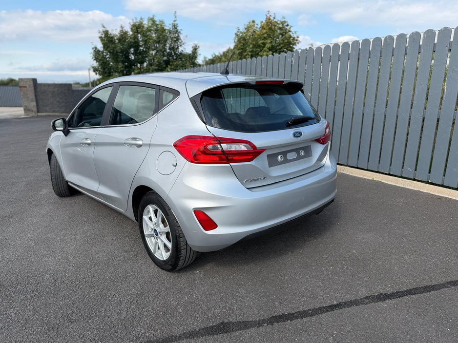 Ford Fiesta 1.1 ZETEC 85PS 5DR — thumbnail 7
