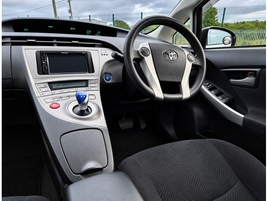 2014 Toyota Prius 1.8L Petrol Hybrid For Sale Images