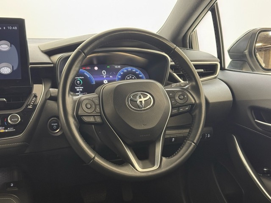 Toyota Corolla Luna Sport Hybrid Hatchback — thumbnail 9
