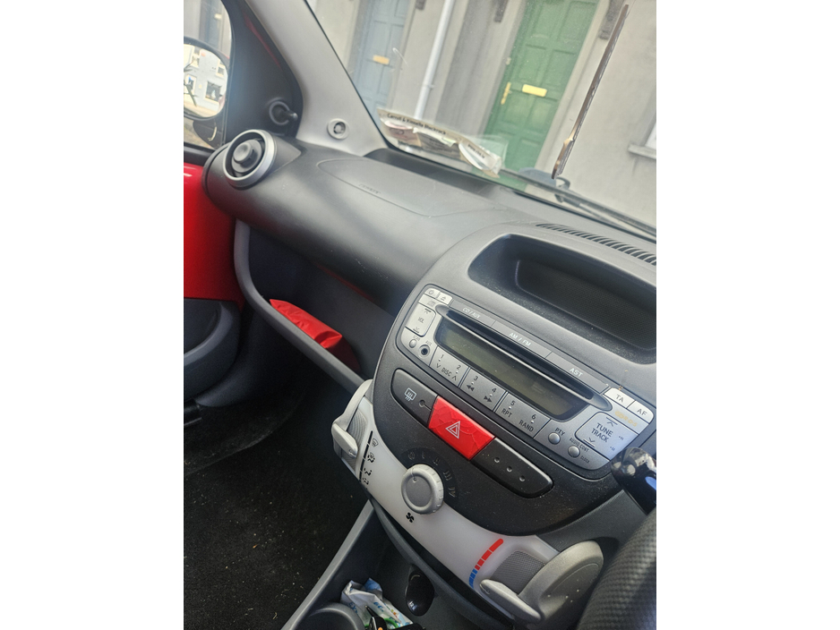 Toyota Aygo 1.0 5DR AURA — thumbnail 3