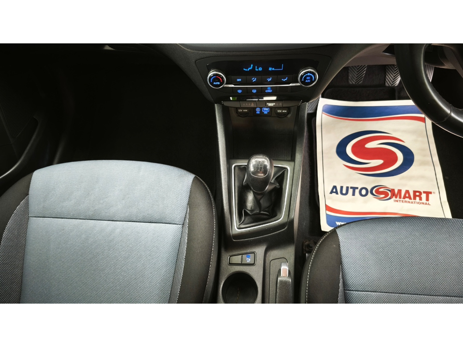 Hyundai i20 PREMIUM 83BHP 5DR — thumbnail 8