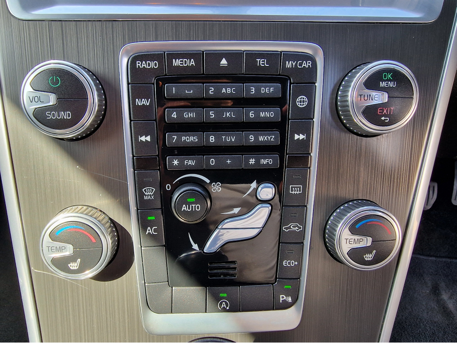 2015 Volvo XC60 2.0L Diesel For Sale Images