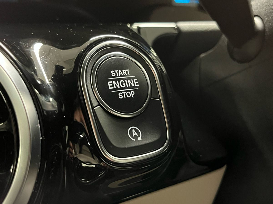 Mercedes-Benz GLA Class GLA 200 d Auto Progressive - 18 Inch Alloys - KEYLESS access - Rear View Camera - Heated Seats - Active Parking Assist Function — thumbnail 18