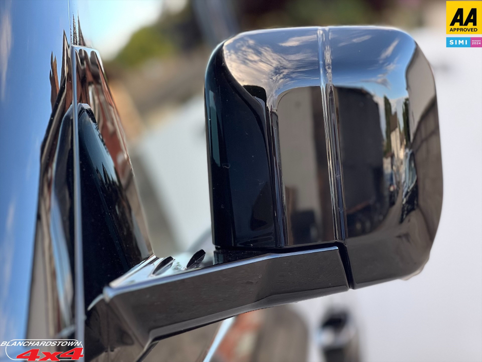 2025 Land Rover Defender 3.0L Diesel For Sale Images