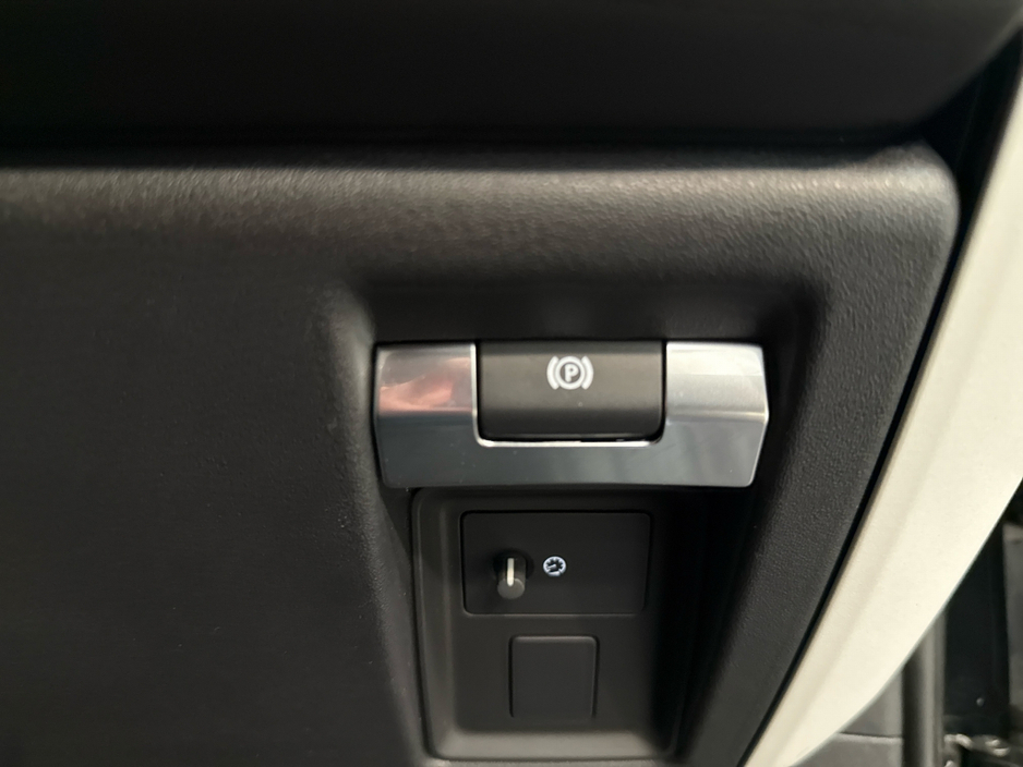 2024 Land Rover Defender 3L Diesel For Sale Images