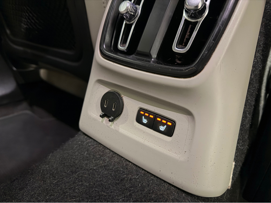 2022 Volvo XC40 1.5L Petrol Plug-in Hybrid For Sale Images