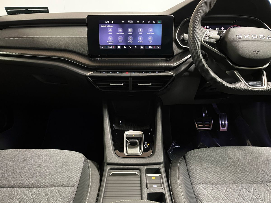 Skoda Octavia Sportline Combi DSG 2.0TDI 150BHP - Reversing Camera - Climate Control - Heated Seats - Cruise Control - Keyless Start - Apple CarPlay/Android Auto — thumbnail 19