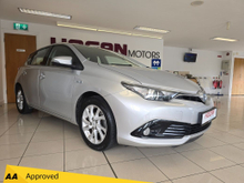 Toyota Auris Hybrid Icon Automatic