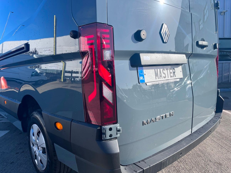 2026 Renault Master 2L Diesel For Sale Images