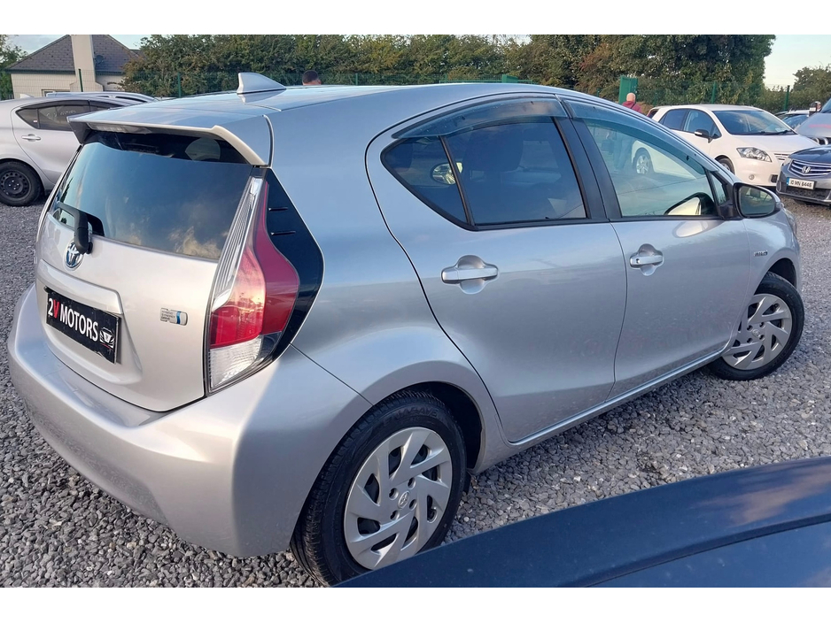 Toyota Aqua 1.5 Petrol Hybrid Automatic — thumbnail 6