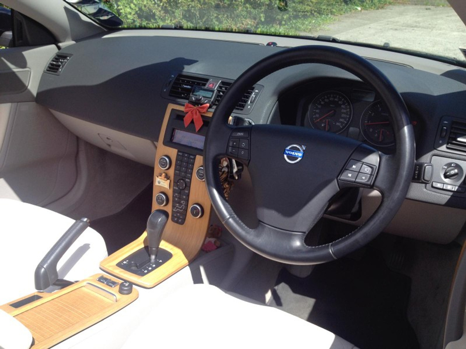 Volvo C70 2.4I SE GEARTRONIC A — thumbnail 2