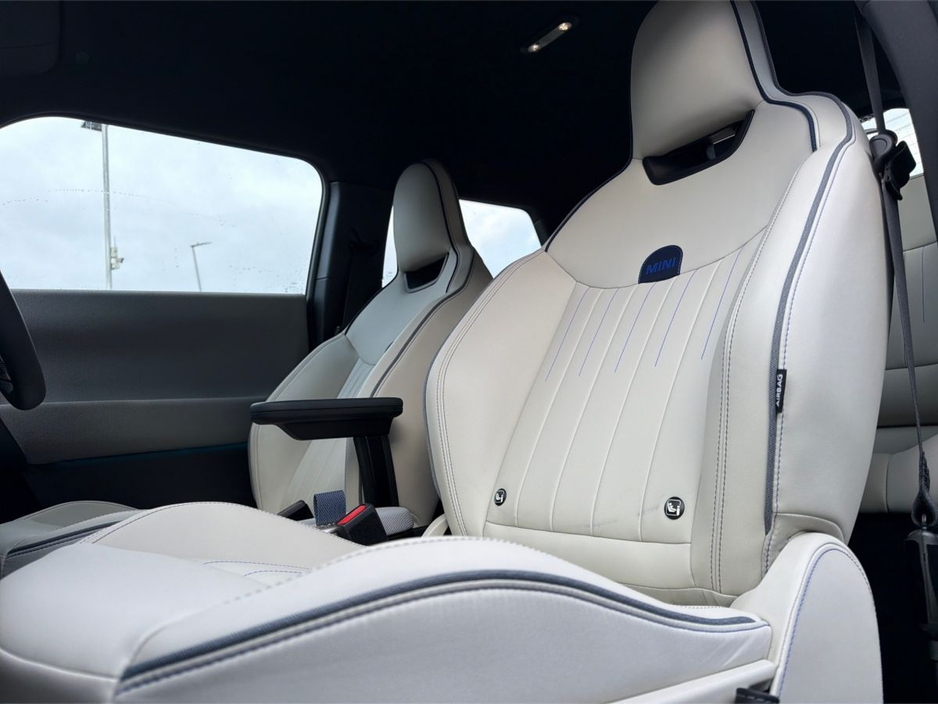 2025 MINI Hatch 0L Electric For Sale Images