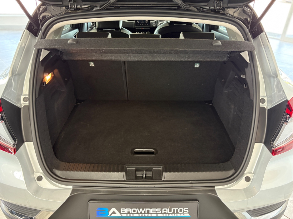 2023 Renault Captur 1.6L Hybrid For Sale Images