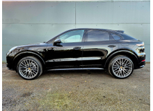 2023 Porsche Cayenne 3.0L Petrol Plug-in Hybrid For Sale Images