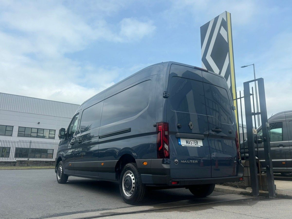 2025 Renault Master 2L Diesel For Sale Images