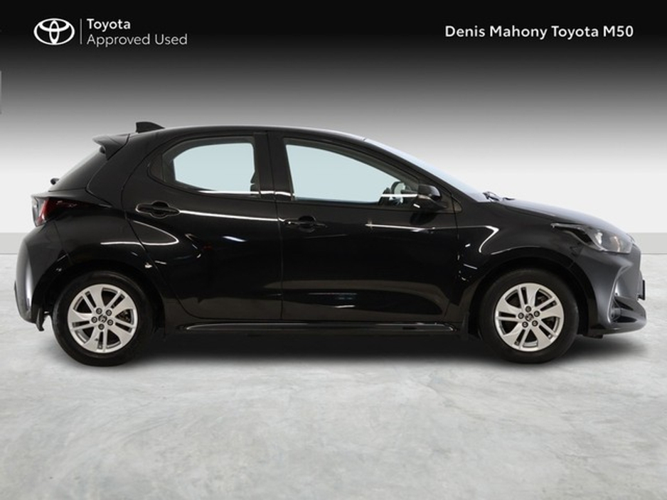 Toyota Yaris Luna Hybrid — thumbnail 3