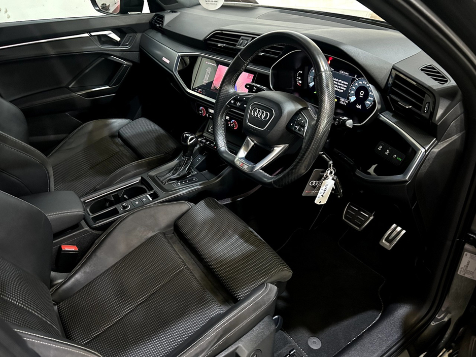 2022 Audi Q3 1.4L Petrol Plug-in Hybrid For Sale Images