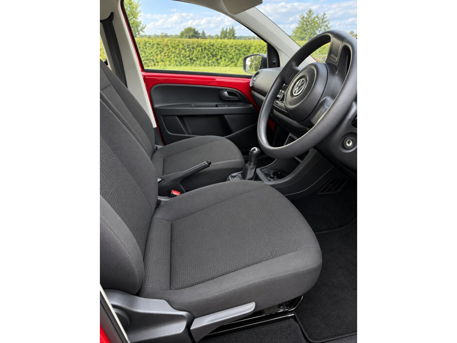 Volkswagen up! TAKE 1.0 MANUAL 5SPEED 75HP 5DR — thumbnail 8