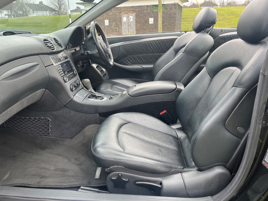 2005 Mercedes-Benz CLK Class 1.8L Petrol For Sale Images