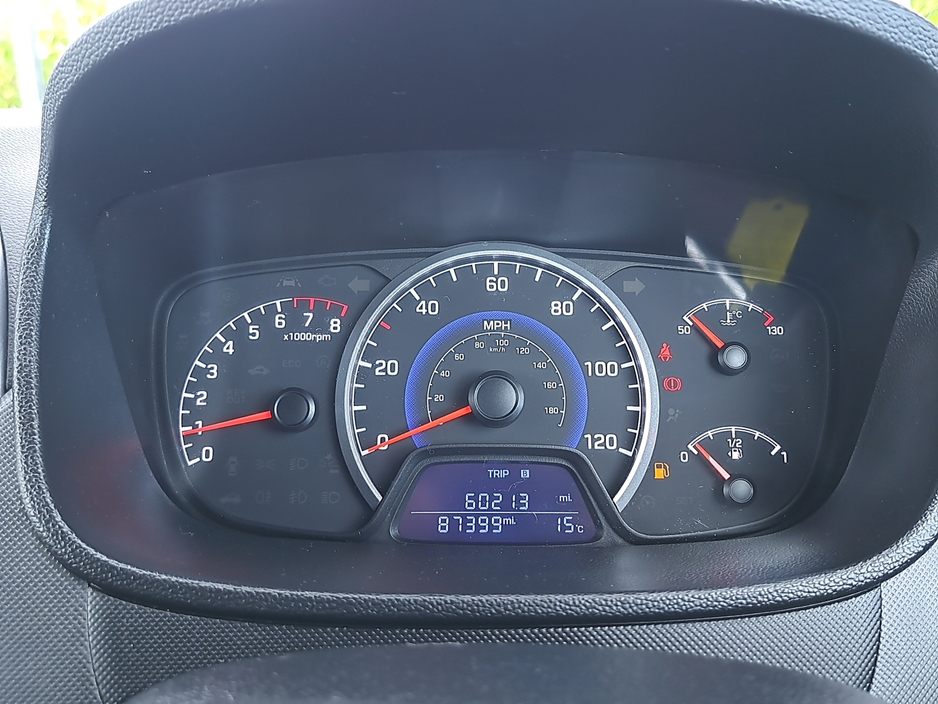 Hyundai i10 Classic Model 1.0 Petrol, Bluetooth, Air conditioning, with 87,000 Miles. — thumbnail 19