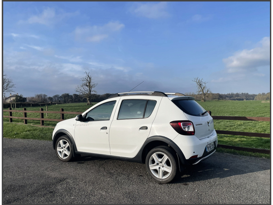 Dacia Sandero STEPWAY SIGNATURE 1.5 DCI 90 4 — thumbnail 7
