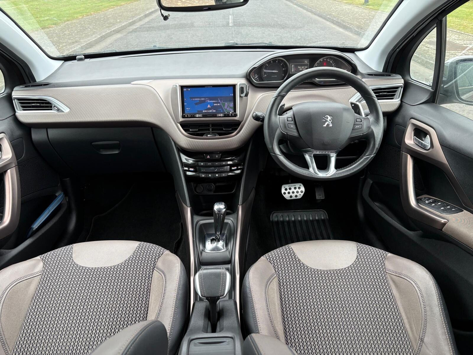 Peugeot 2008 1.2 Petrol — thumbnail 8