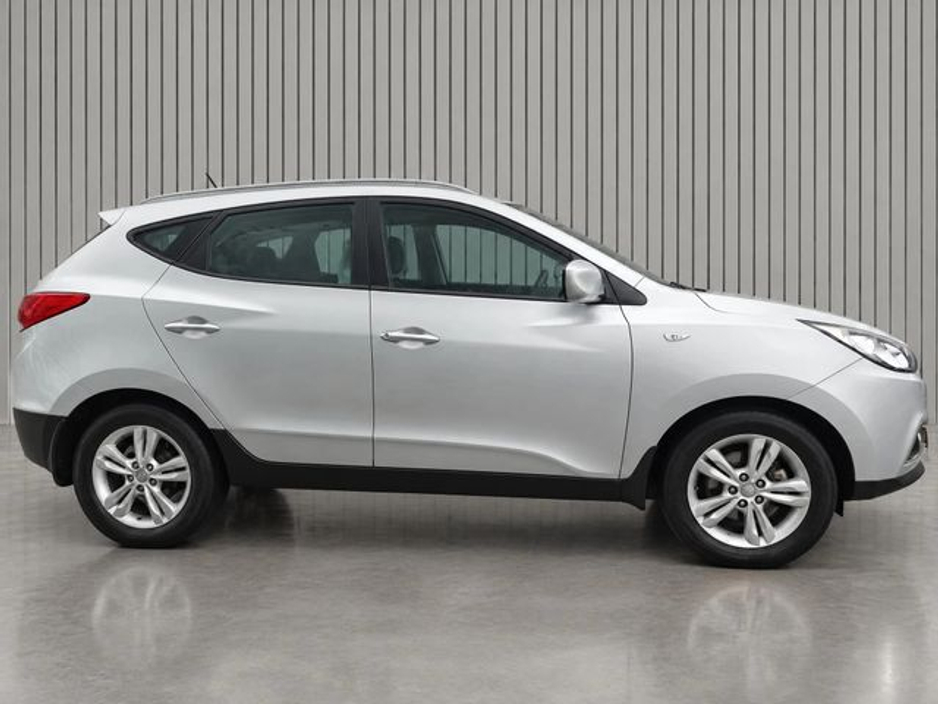 Hyundai ix35 LOW KMS, DIESEL — thumbnail 3