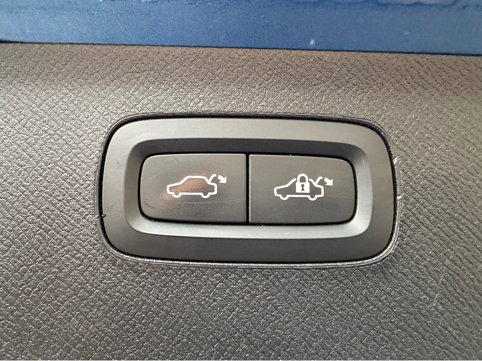 2017 Volvo XC90 2L Petrol Plug-in Hybrid For Sale Images