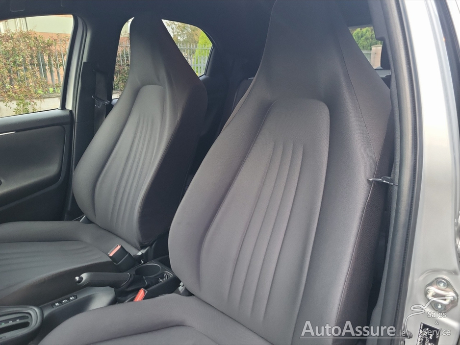 2022 Toyota Yaris 1.5L Hybrid For Sale Images